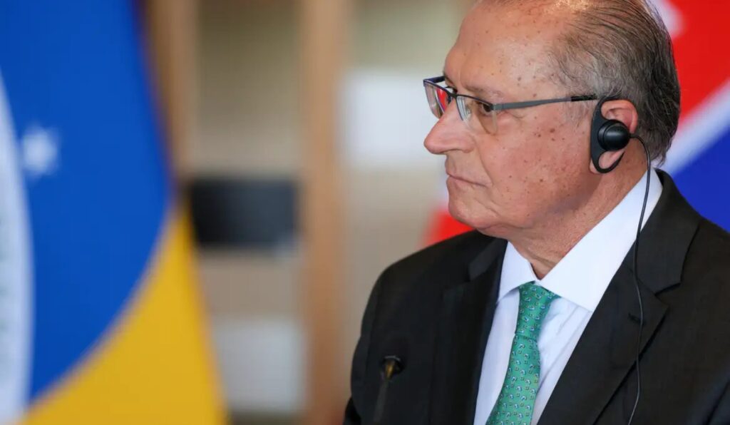 Governo anuncia plano de contingência ao tarifaço com atenção à carne bovina