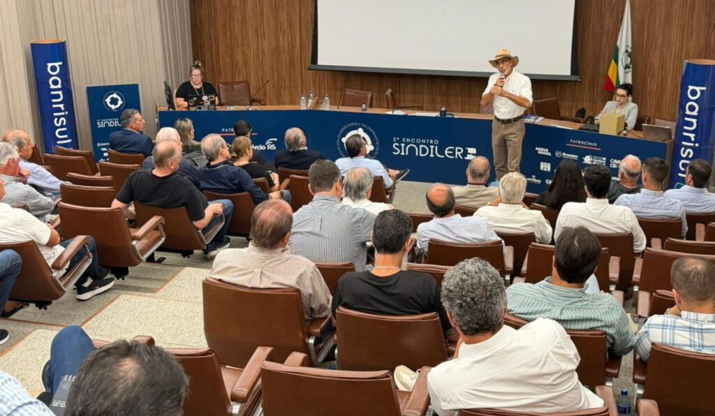 Fábio Crespo é reeleito no Sindiler e reforça papel dos leiloeiros na valorização da pecuária gaúcha